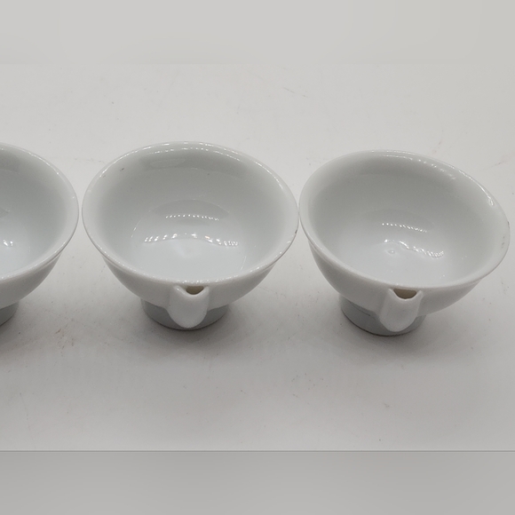 Vintage lot of 4 Set White Porcelain Japanese Sake Cups Spout hole bottom - Picture 4 of 7